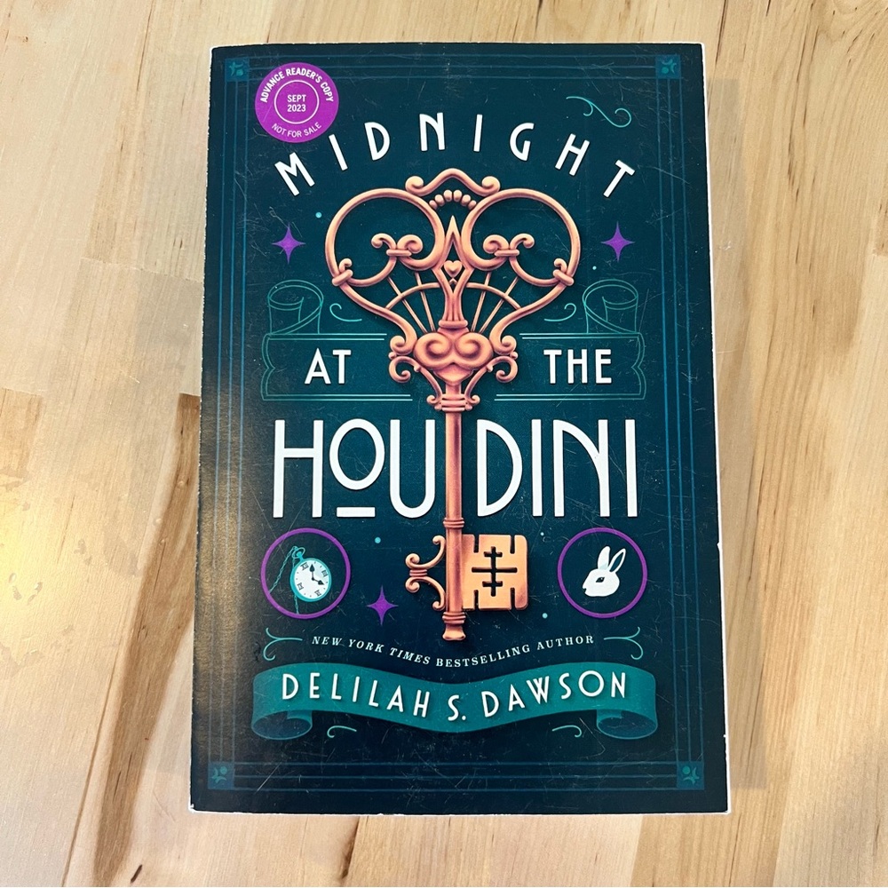 📚BUY 2 GET 1 FREE Midnight At The Houdini by‎ Delilah S. Dawson